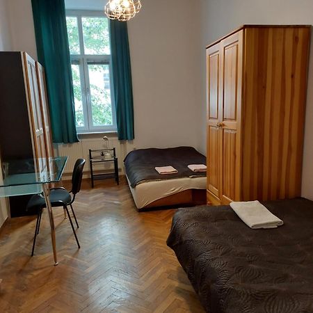 Apartment Mariacki Tower Краков Экстерьер фото