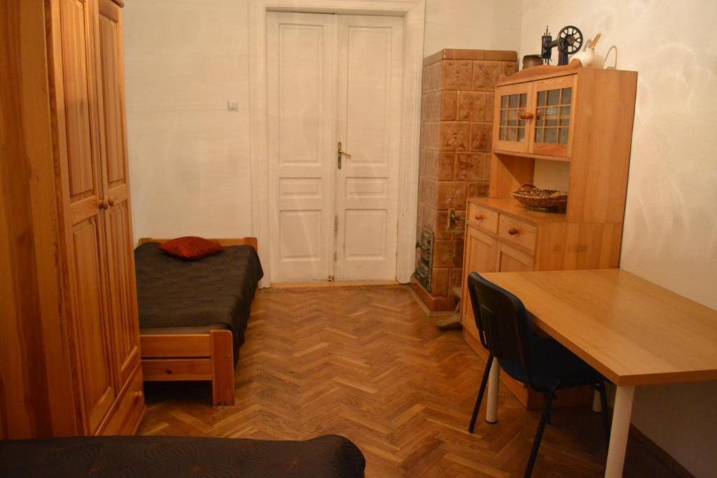 Apartment Mariacki Tower Краков Экстерьер фото